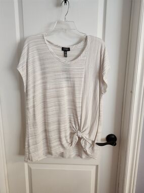 Jones New York Beige-Striped Short Sleeve Knot Front Top
